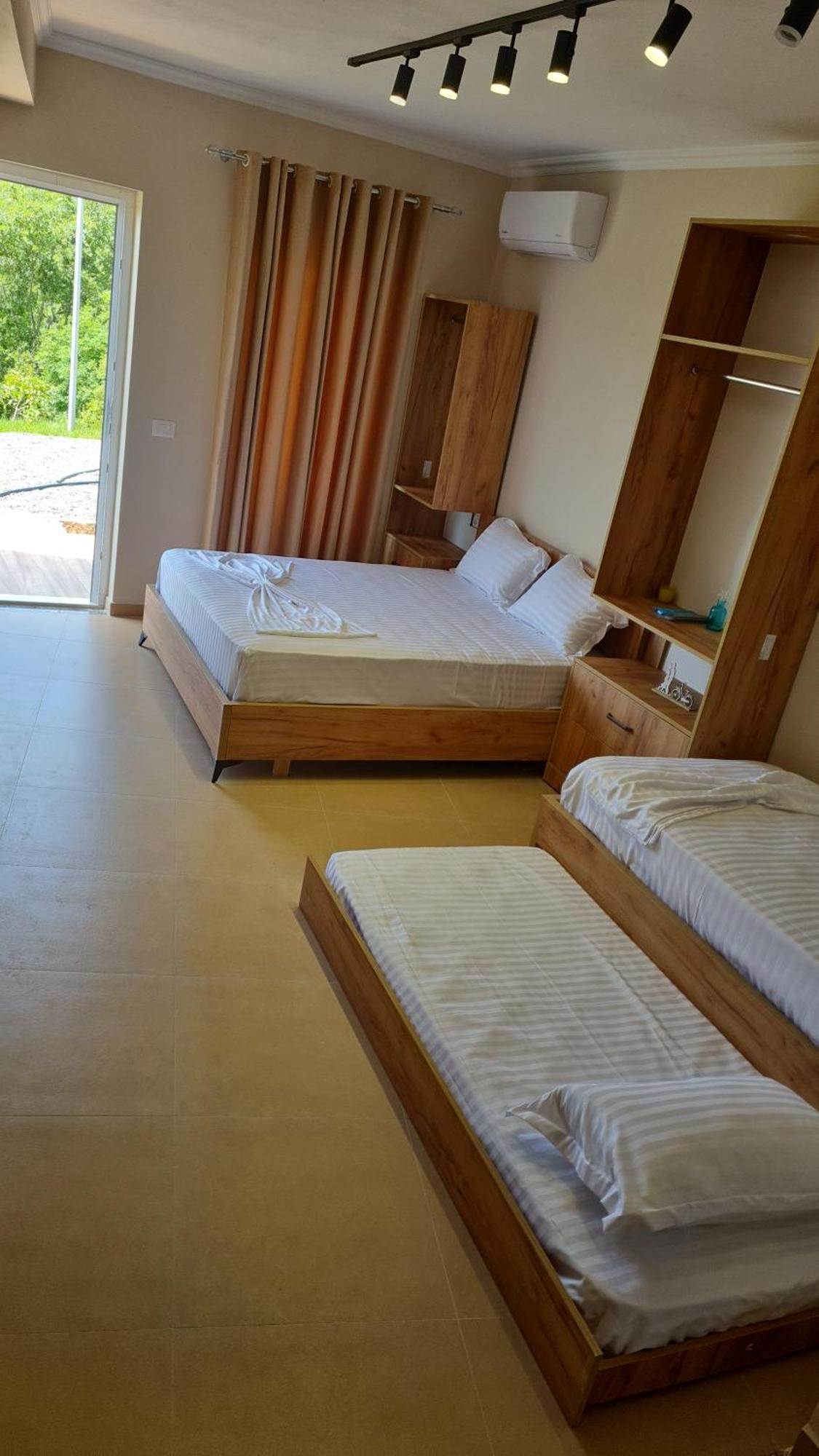 Sol Apartments Gjiri Lalzit دراس المظهر الخارجي الصورة