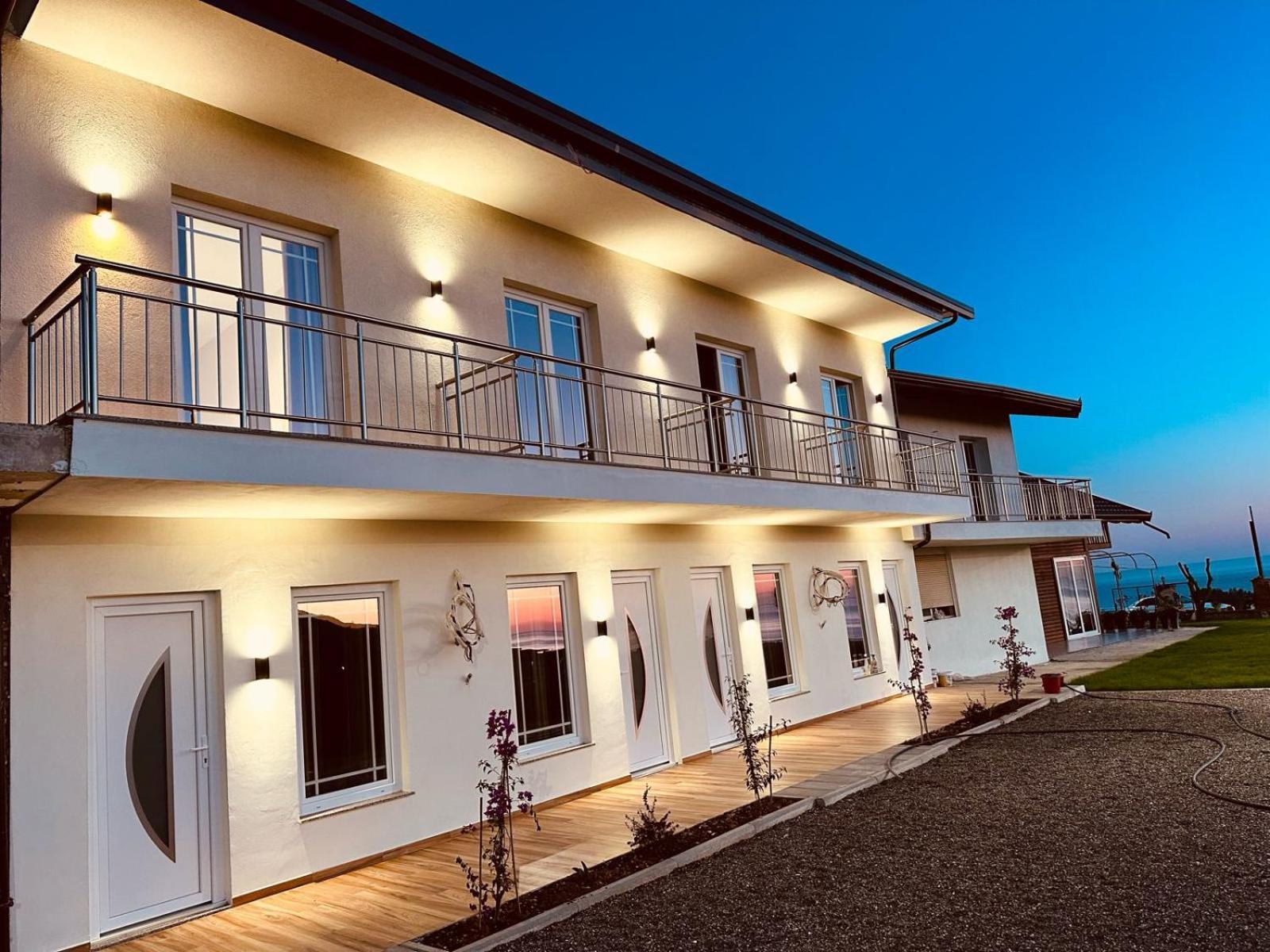 Sol Apartments Gjiri Lalzit دراس المظهر الخارجي الصورة
