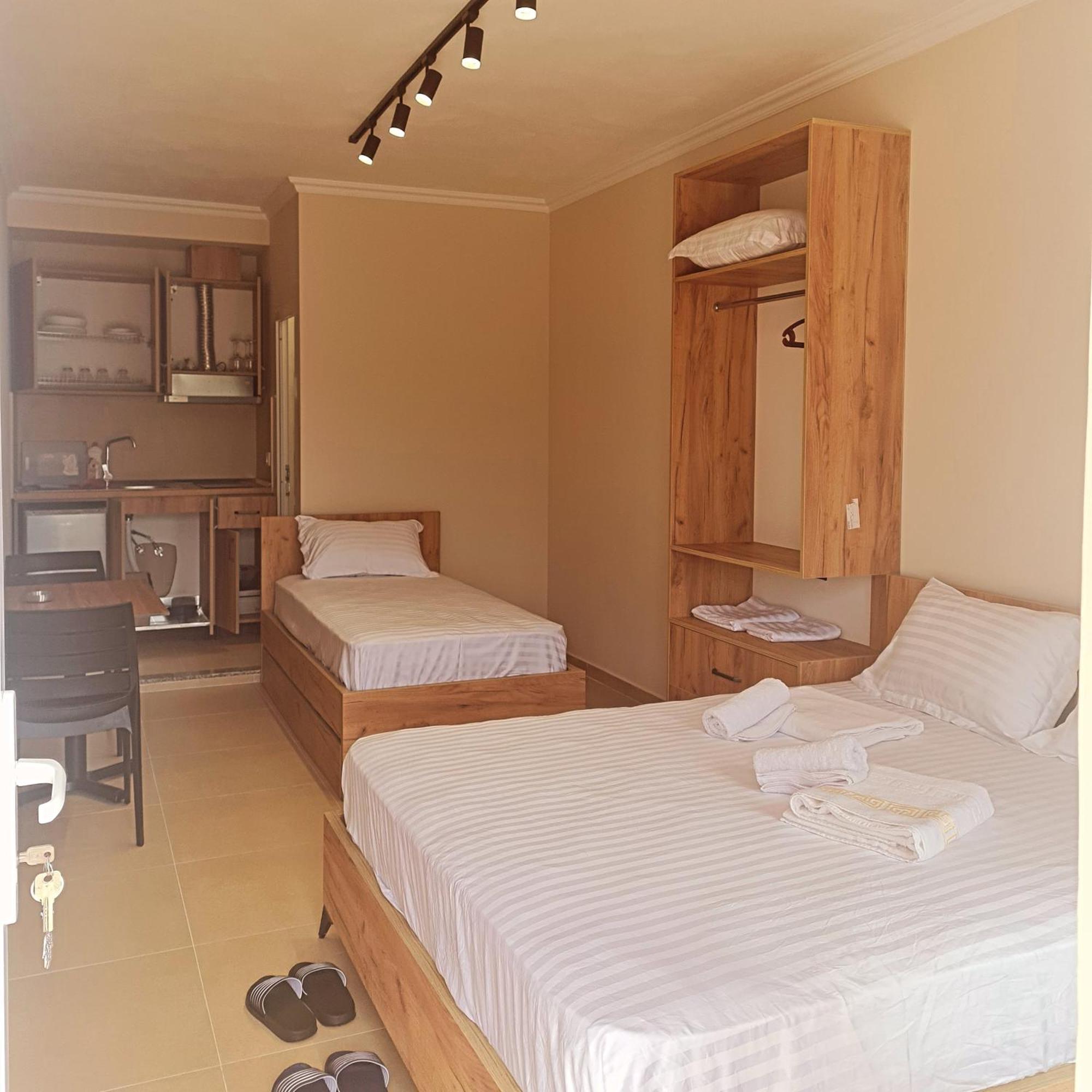 Sol Apartments Gjiri Lalzit دراس المظهر الخارجي الصورة